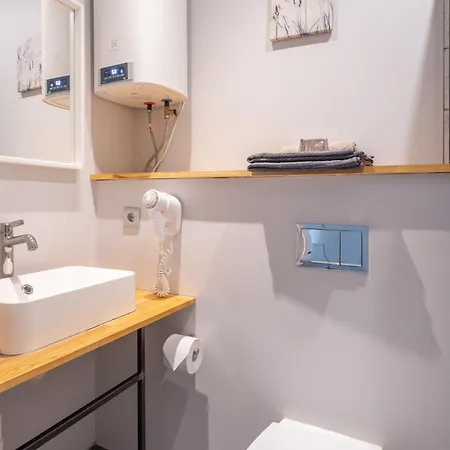 Baltic Design Apartments With Free Parking And Self Check In * Riga